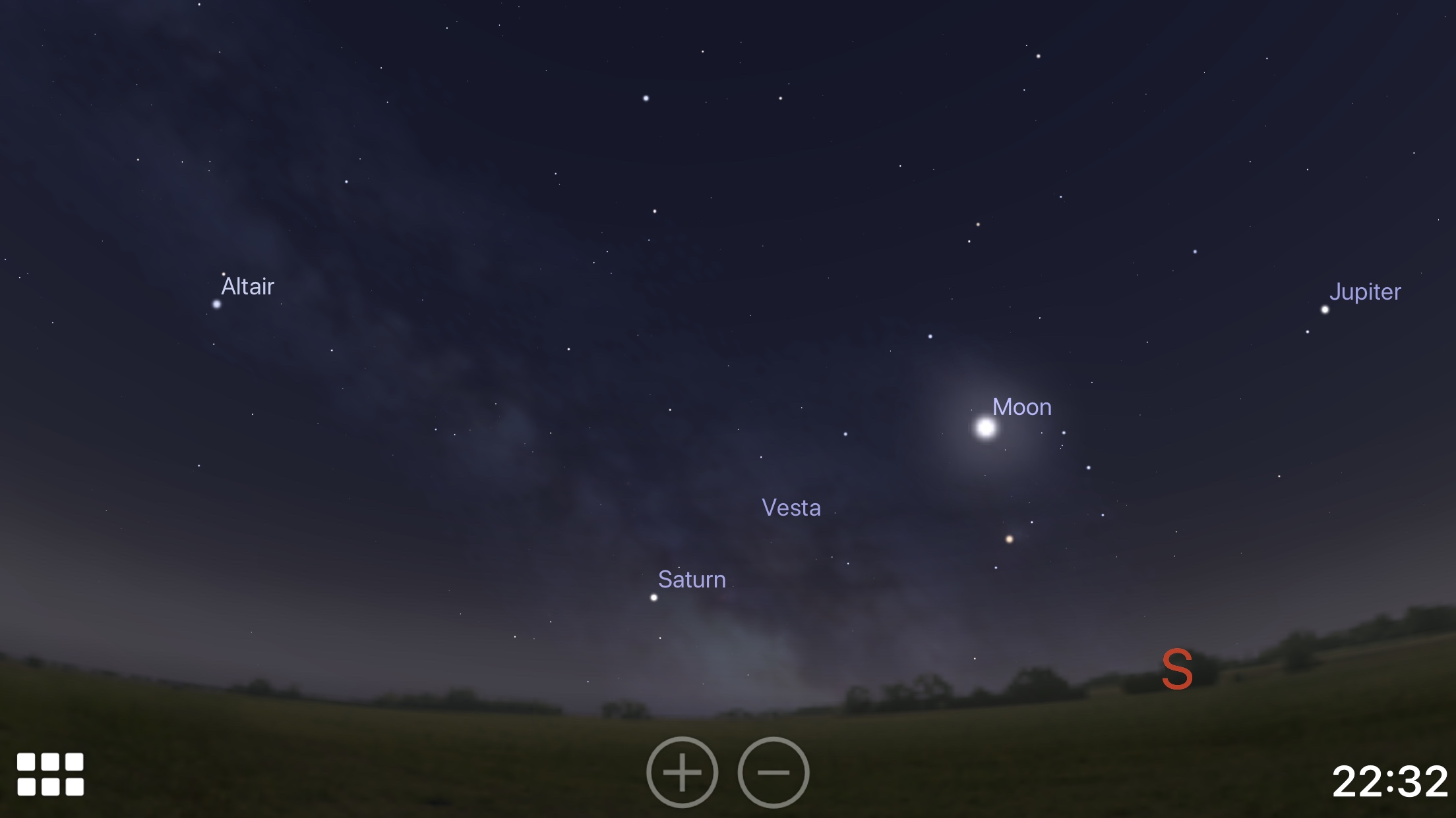 Natural view of the Milky Way in the Stellarium iOS app screenshot. One of the best astronomy apps for iPhone.