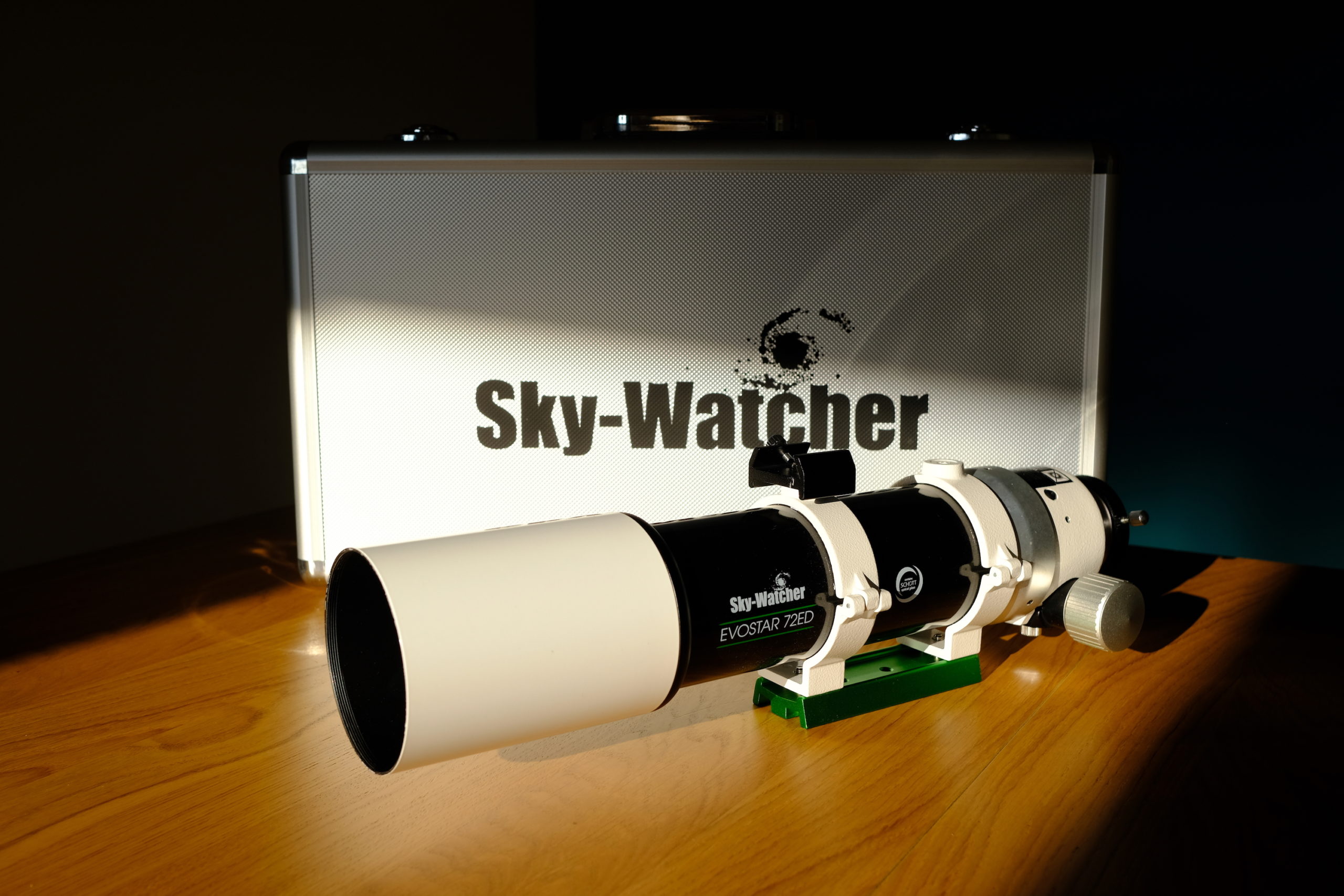 SkyWatcher Evostar 72ED with aluminum case