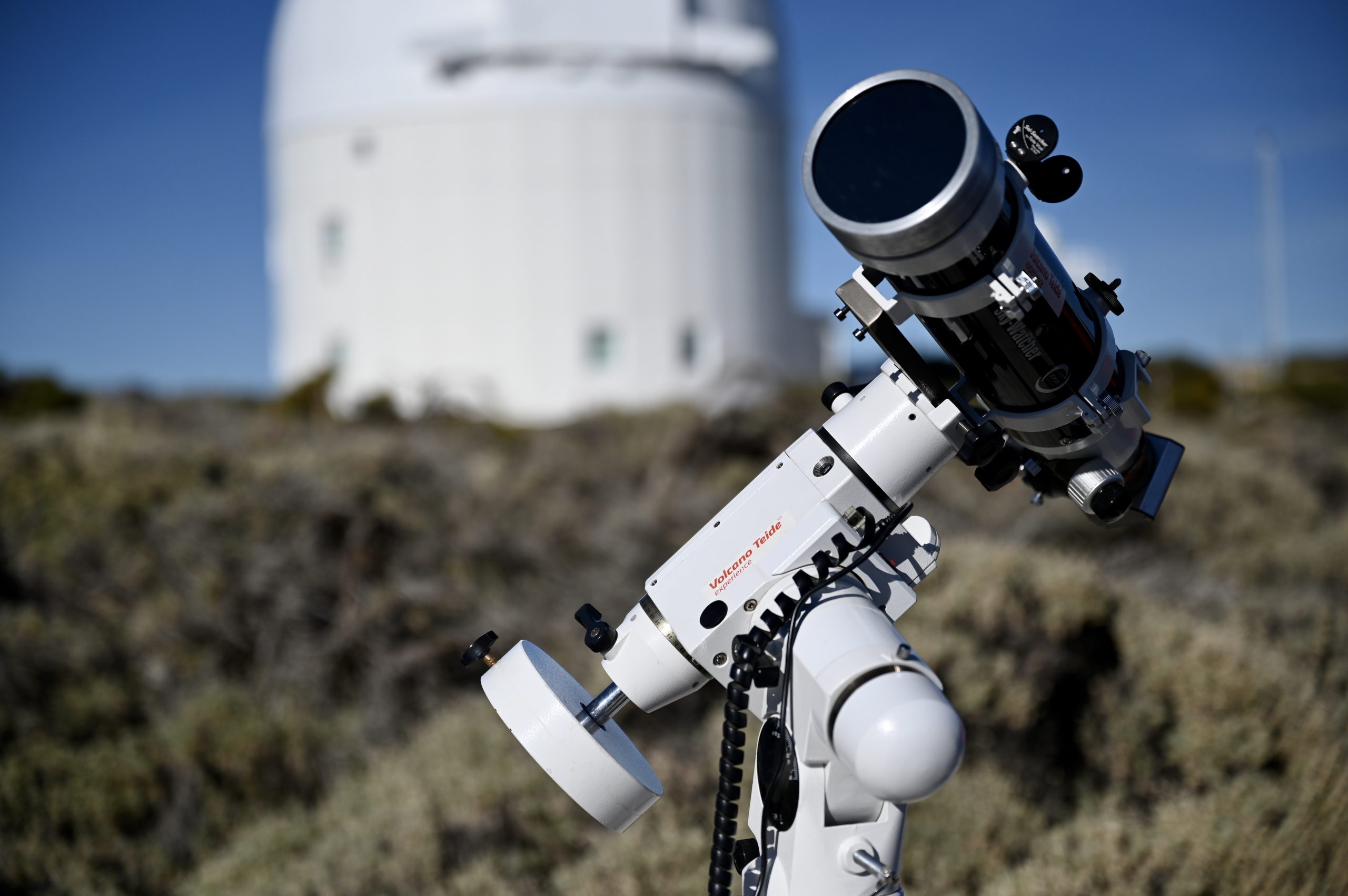 Mount and telescope - good astronomy gifts idea.